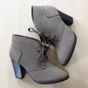 Jasmin Lace Up Booties Size 7.5